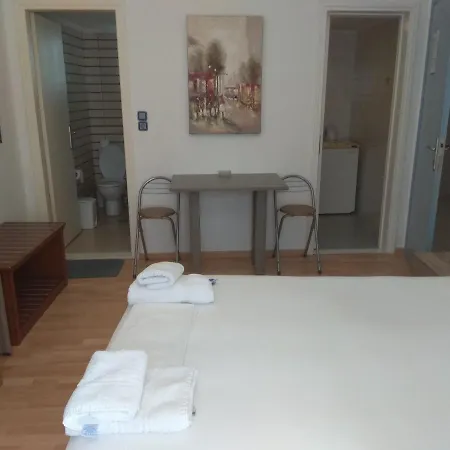 Sea Front Old Town 레팀노